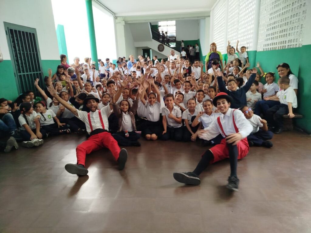 Conmemoran el 83° aniversario del natalicio de  Alí Primera en Caracas 